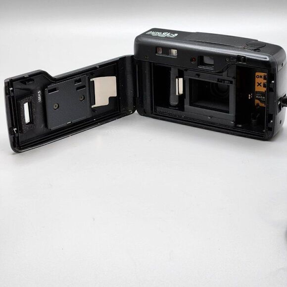 Vtg Chinon Auto GL-S 35mm Point Shoot Film Camera Auto Sensor Flash Self Timer - Picture 10 of 10